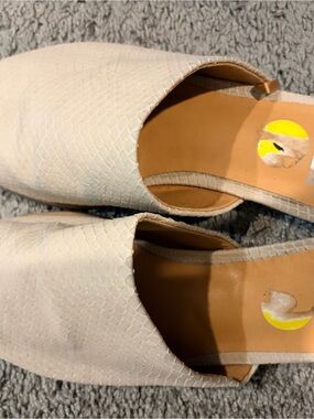 Dolce Vita Cream Textured Slip-On Mules